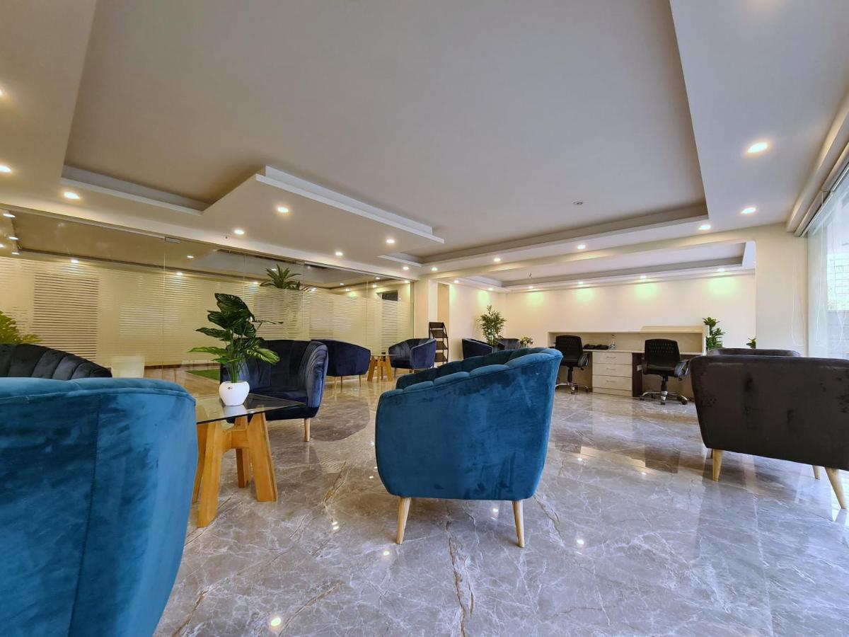 Hotel Golf View Sakura-Golf Course Road グルガウン エクステリア 写真